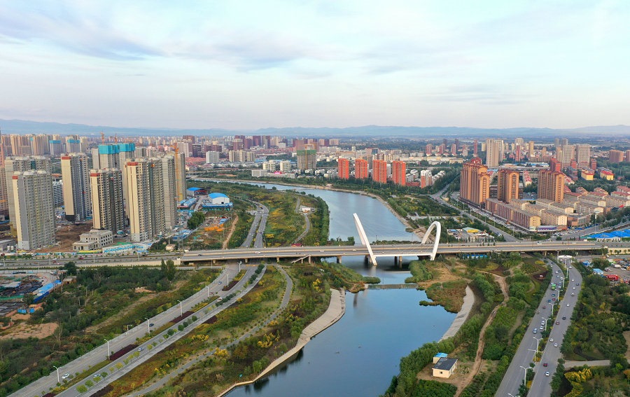 飛閱內(nèi)蒙古 俯瞰小黑河