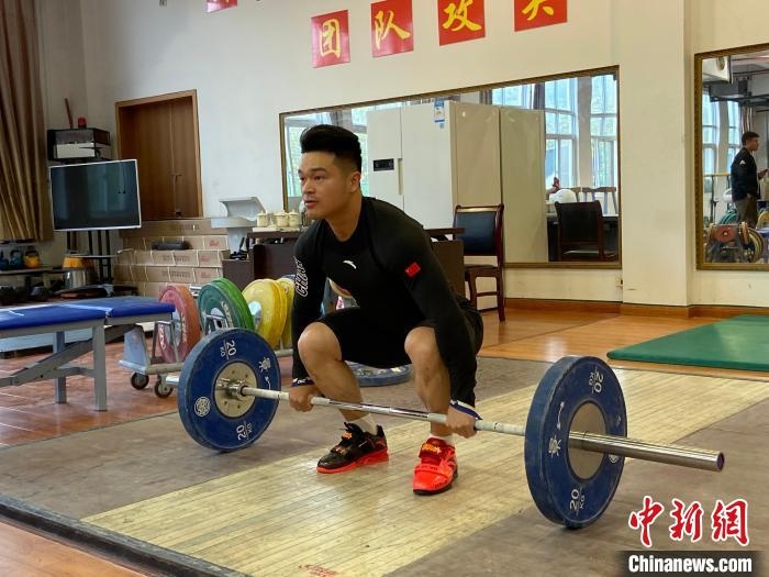 石智勇訓(xùn)練場景?！×植?攝