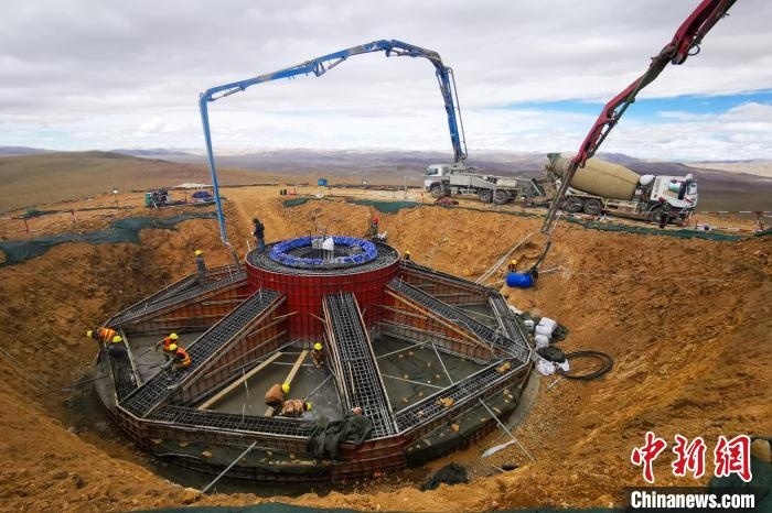 資料圖為該風(fēng)電場(chǎng)建設(shè)現(xiàn)場(chǎng)?！≈袊?guó)電建集團(tuán)成都勘測(cè)設(shè)計(jì)研究院有限公司 供圖