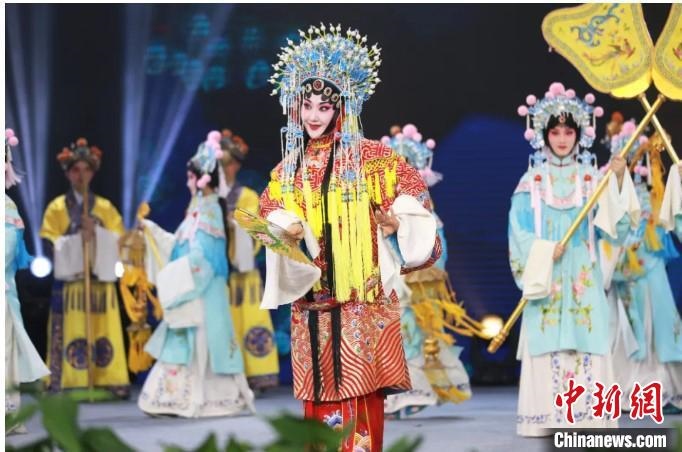 圖為，漢劇《貴妃醉酒》演出現(xiàn)場(chǎng) 武漢文旅局供圖