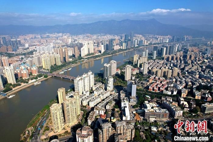 資料圖：城市高樓林立。 <a target='_blank' href='/'>中新社</a>記者 王東明 攝