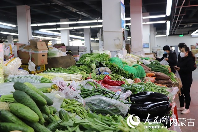 本輪疫情初期的美通農產品批發(fā)市場。玉泉區(qū)融媒體中心供圖