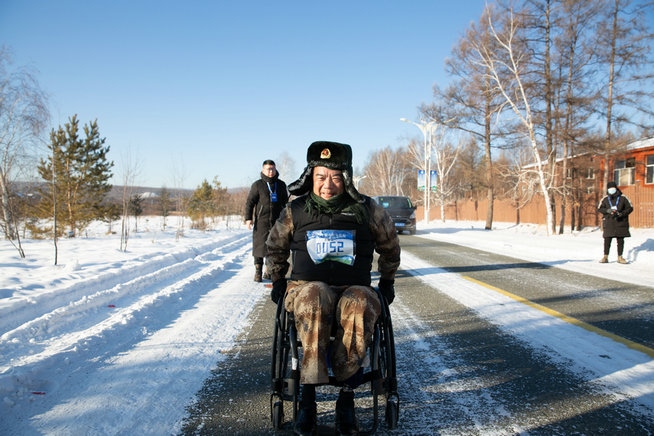 中共黨員、一等功榮立者王曙光不畏嚴寒，挑戰(zhàn)自我（王鵬）.jpg