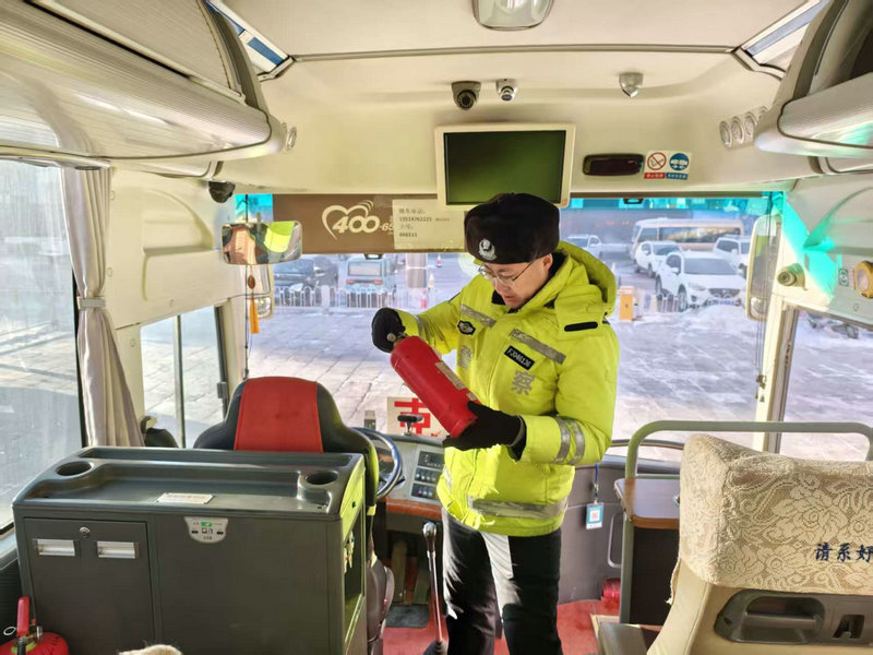 2026212交警2.jpg