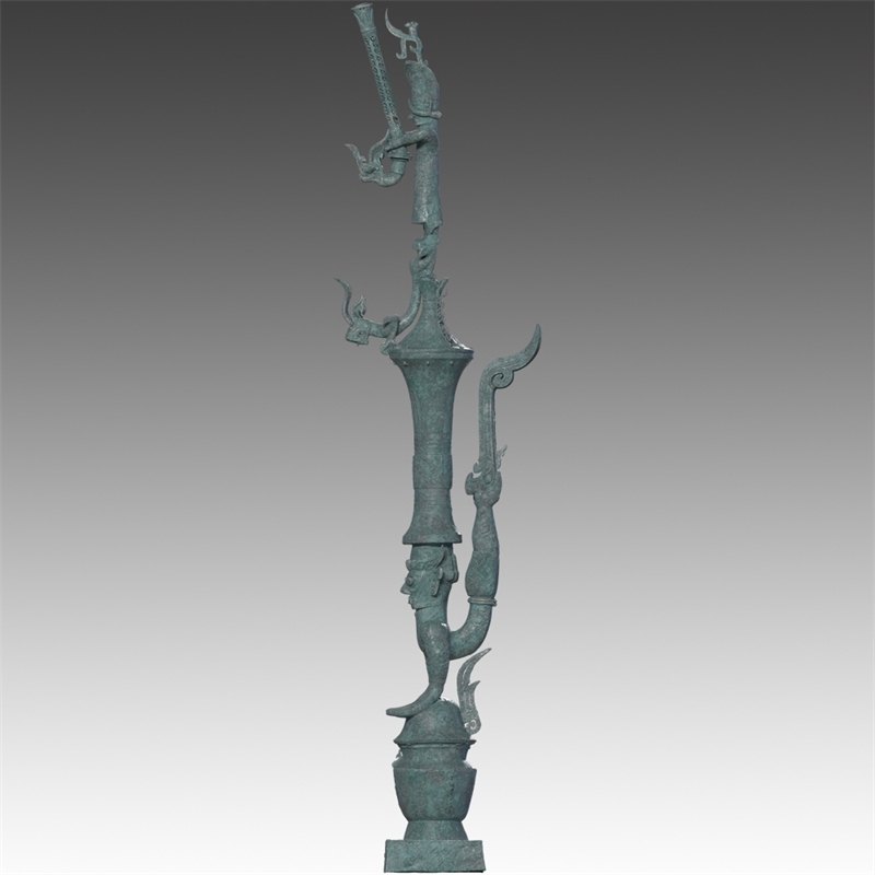 銅罍座倒立鳥足頂尊神像。四川省文物考古研究院供圖