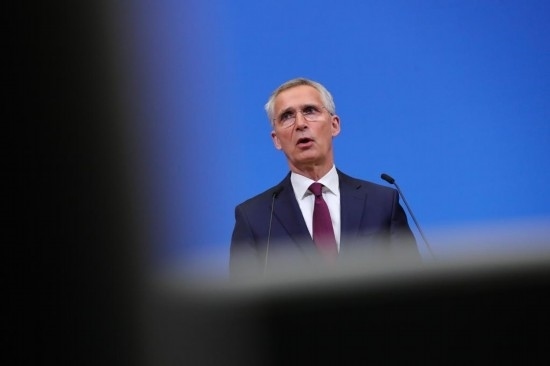 7月6日，在比利時布魯塞爾的北約總部，北約秘書長斯托爾滕貝格在會議后召開新聞發(fā)布會。新華社記者鄭煥松攝