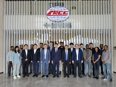 中國土木福州設(shè)計院埃塞分院團隊合影。受訪對象供圖