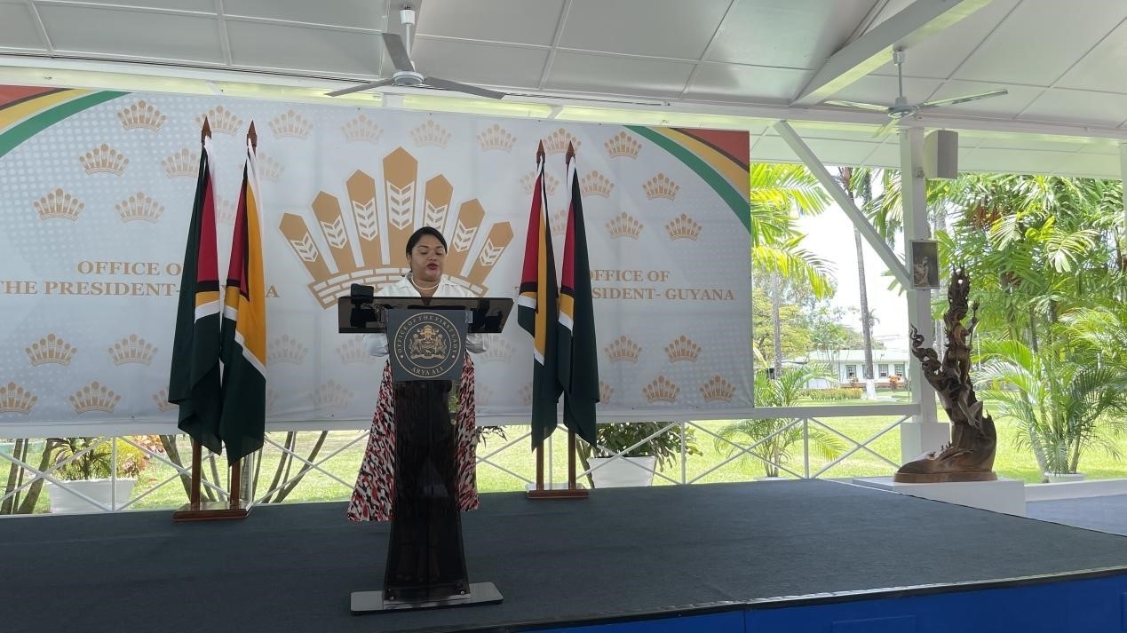 圭亞那第一夫人阿爾雅·阿里發(fā)表致辭。第18期援圭亞那醫(yī)療隊供圖