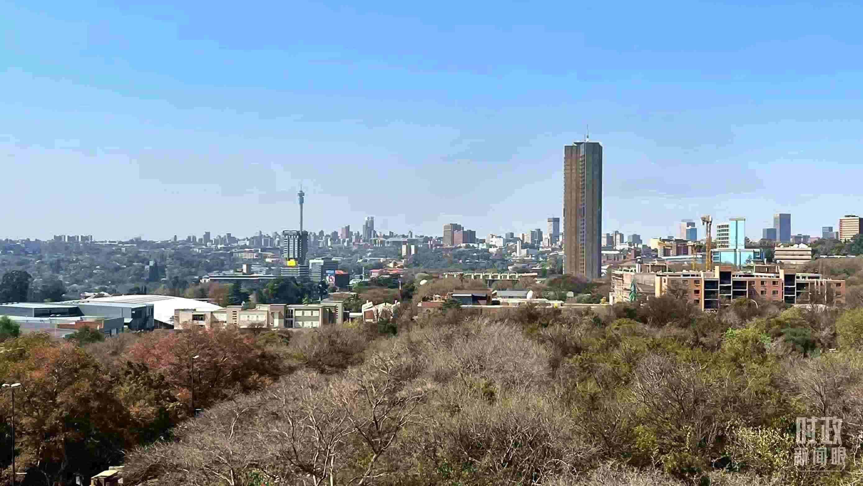 △約翰內斯堡城市天際線。（總臺記者馬培敏拍攝）