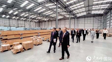 圖為旗艦倉現(xiàn)場。人民網(wǎng) 郭錦標(biāo)攝