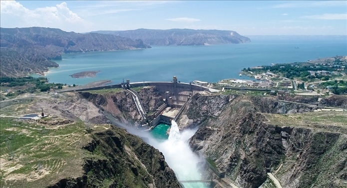 龍羊峽水電站開閘放水。國家電投黃河公司供圖