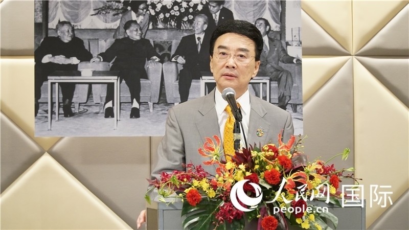 在日中國企業(yè)協(xié)會會長王家馴致祝酒詞。人民網(wǎng) 蔣曉辰攝