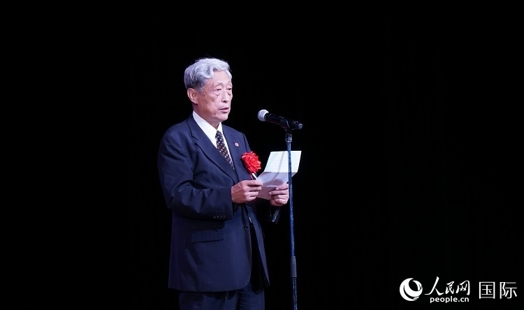 全華聯(lián)會長何德倫發(fā)表致辭。人民網(wǎng) 蔣曉辰攝