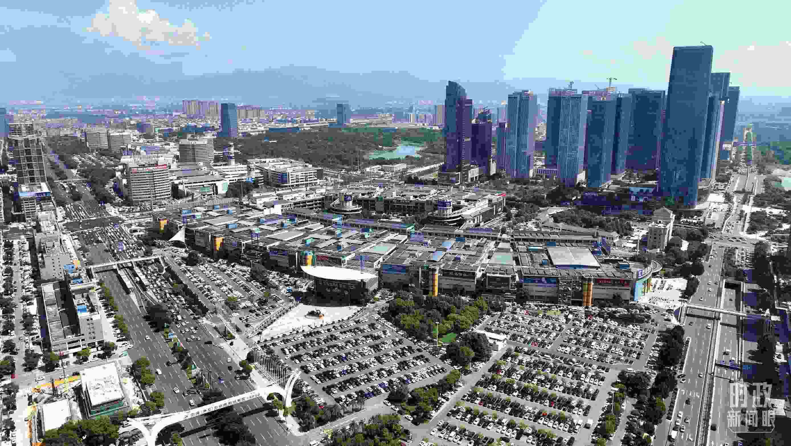 △義烏國際商貿(mào)城航拍。（總臺央視記者羅瀟拍攝）