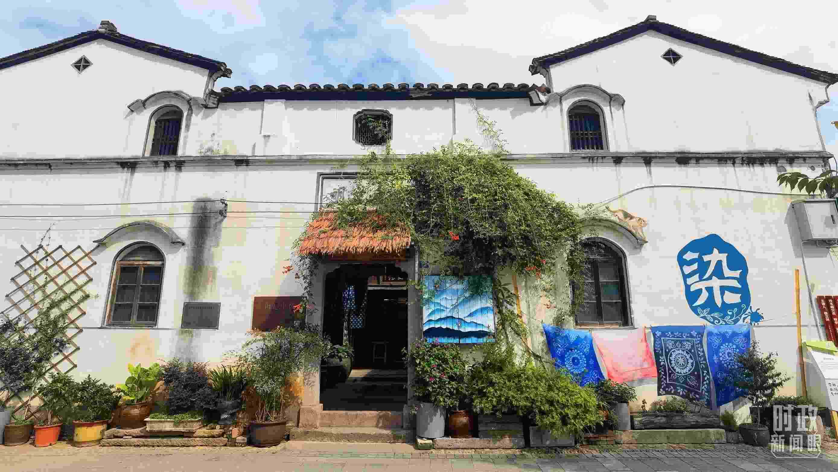 △李祖村的藝術(shù)染坊。（總臺央視記者周志國拍攝）