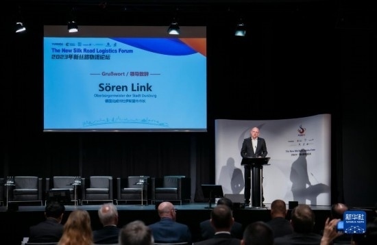 9月21日，在德國杜伊斯堡，杜伊斯堡市市長澤倫·林克出席2023新絲路物流論壇并致辭。新華社記者 張帆 攝