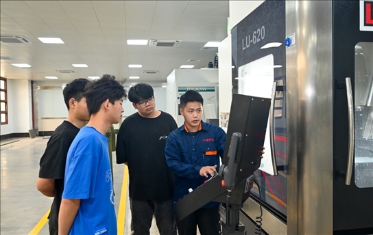 學(xué)生們正在實(shí)操學(xué)習(xí)。受訪單位供圖