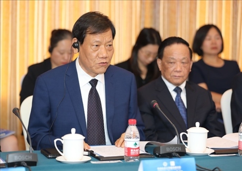 中國(guó)社會(huì)工作聯(lián)合會(huì)會(huì)長(zhǎng)陳存根致辭。主辦方供圖