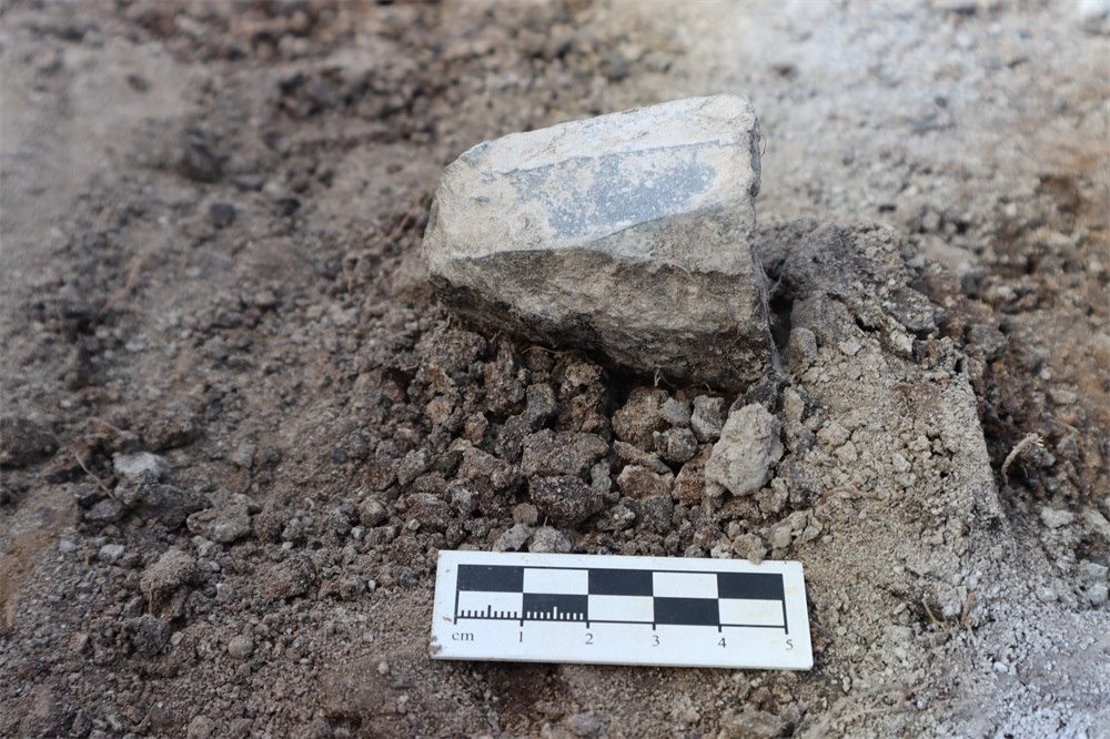 石葉石核出土場景。國家文物局供圖