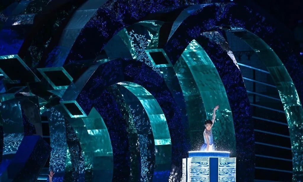 △9月23日，杭州第19屆亞洲運(yùn)動(dòng)會(huì)開(kāi)幕式迎賓表演《水潤(rùn)秋輝》。