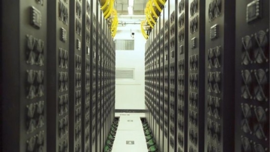 貴安超算中心內(nèi)的機(jī)房。人民網(wǎng) 陽(yáng)茜攝