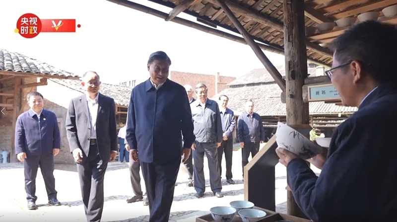 2023年10月11日，習(xí)近平在江西景德鎮(zhèn)考察。（視頻截圖）