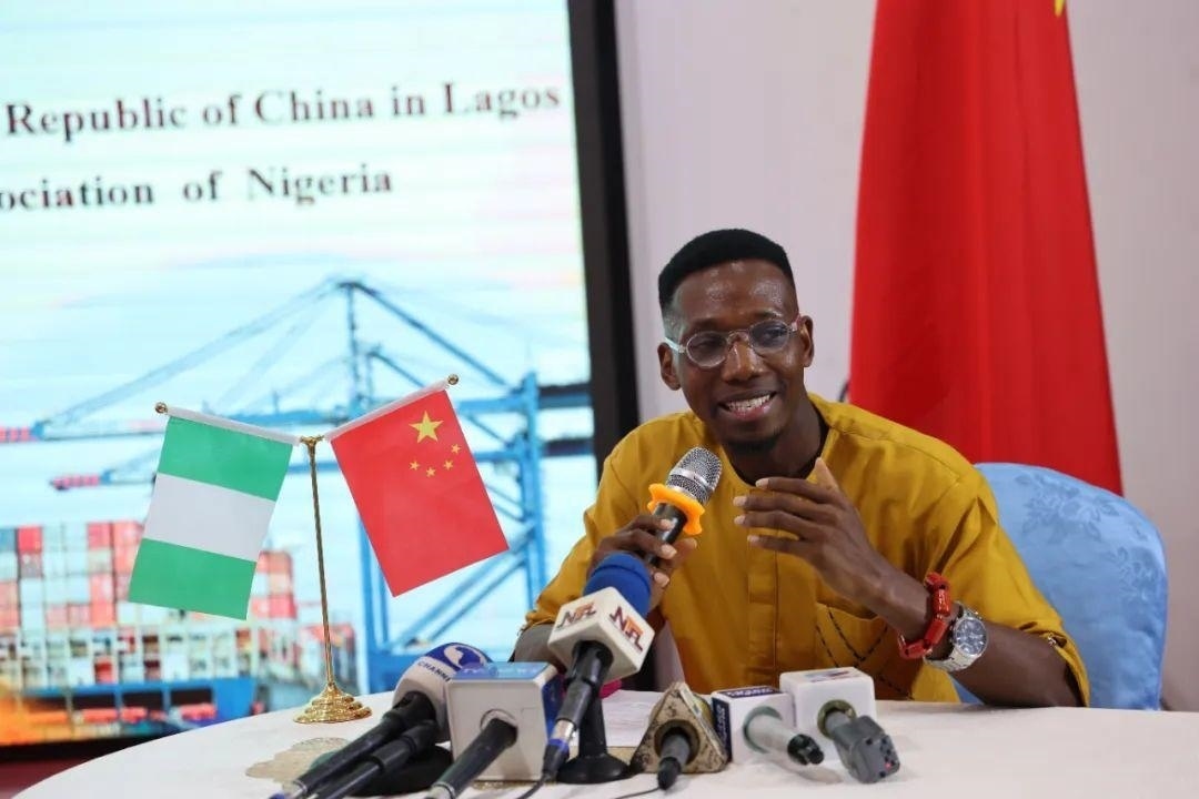 尼日利亞孔子學院留華同學會會長吳文仲分享經(jīng)驗。駐拉各館總領館供圖