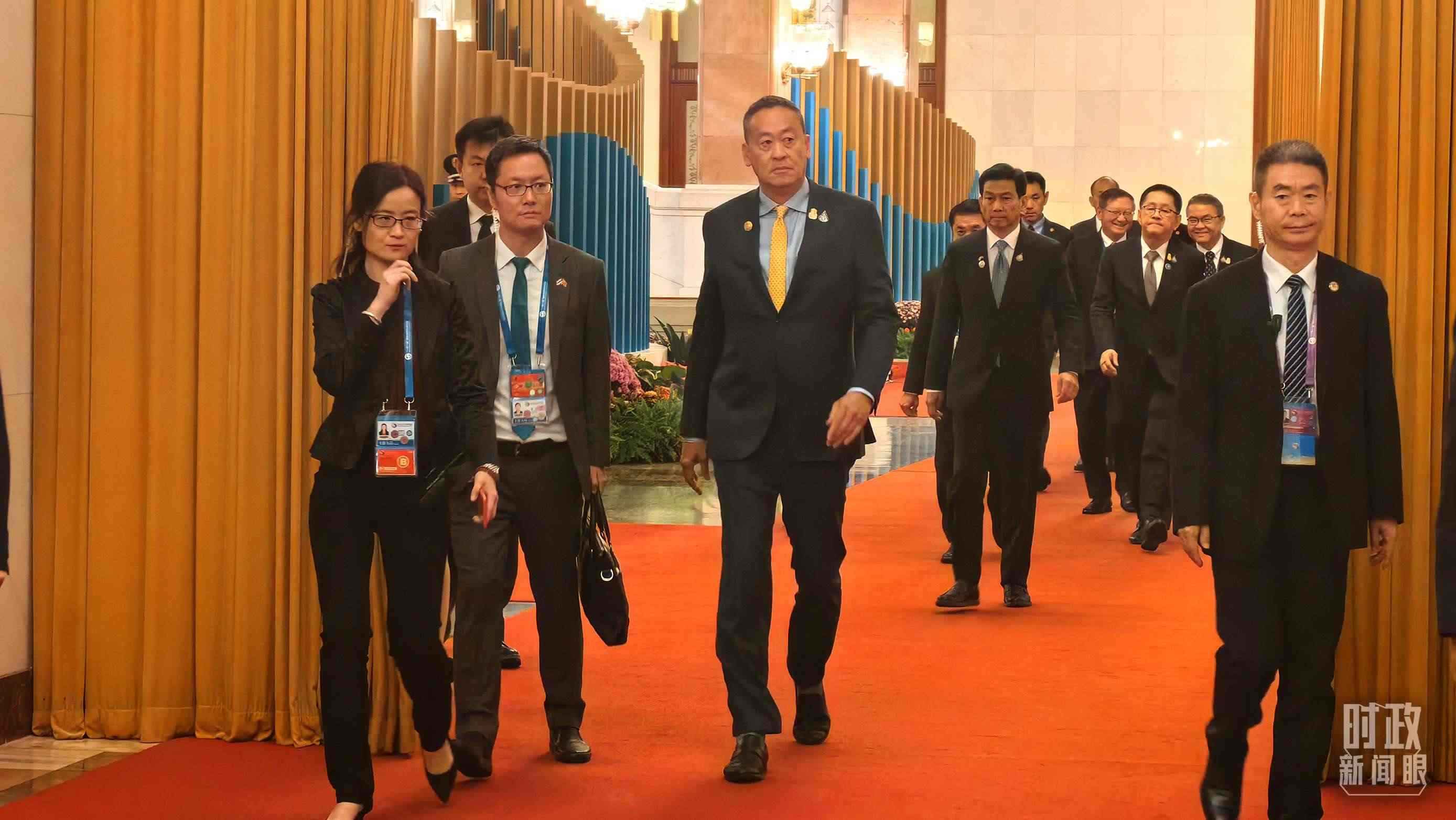 △即將參加會見的泰國總理賽塔。（總臺央廣記者潘毅拍攝）