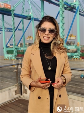 巴西《中北部傳媒集團(tuán)》記者拉尼艾莉接受采訪。人民網(wǎng)記者 符園園攝