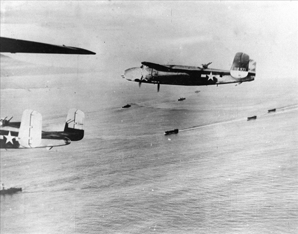 1942年4月18日，美國(guó)航空母艦甲板上B－25解放式轟炸機(jī)起飛轟炸東京工業(yè)區(qū)域，此為日本首次受盟軍之進(jìn)攻。