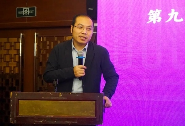 清華大學(xué)社會科學(xué)學(xué)院副院長、政治學(xué)系長聘教授孟天廣在研討會上總結(jié)發(fā)言。主辦方供圖