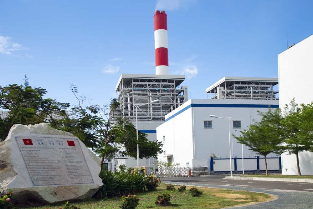 這是2021年3月24日在越南平順省拍攝的越南永新燃煤電廠一期BOT項(xiàng)目廠區(qū)。新華社發(fā)（南方電網(wǎng)越南永新公司供圖）