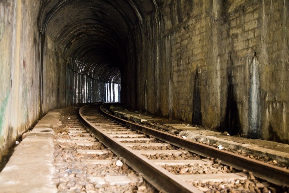 這是2013年3月22日拍攝的河口境內(nèi)的米軌鐵路。