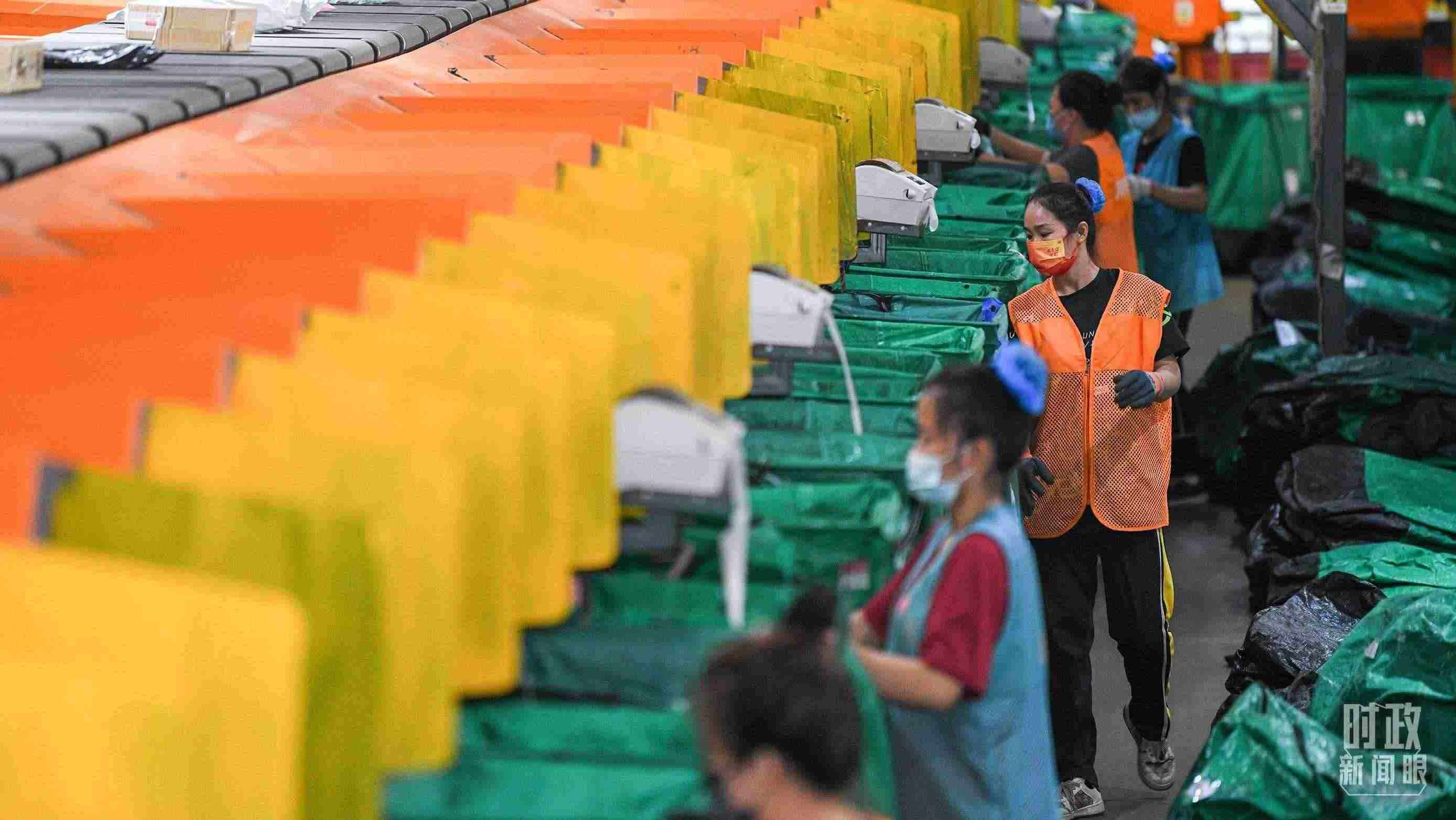 △今年“雙11”當(dāng)天全國(guó)快遞業(yè)務(wù)量達(dá)6.39億件。