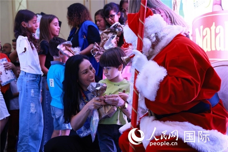 捐贈活動現(xiàn)場。人民網(wǎng)記者宋亦然攝