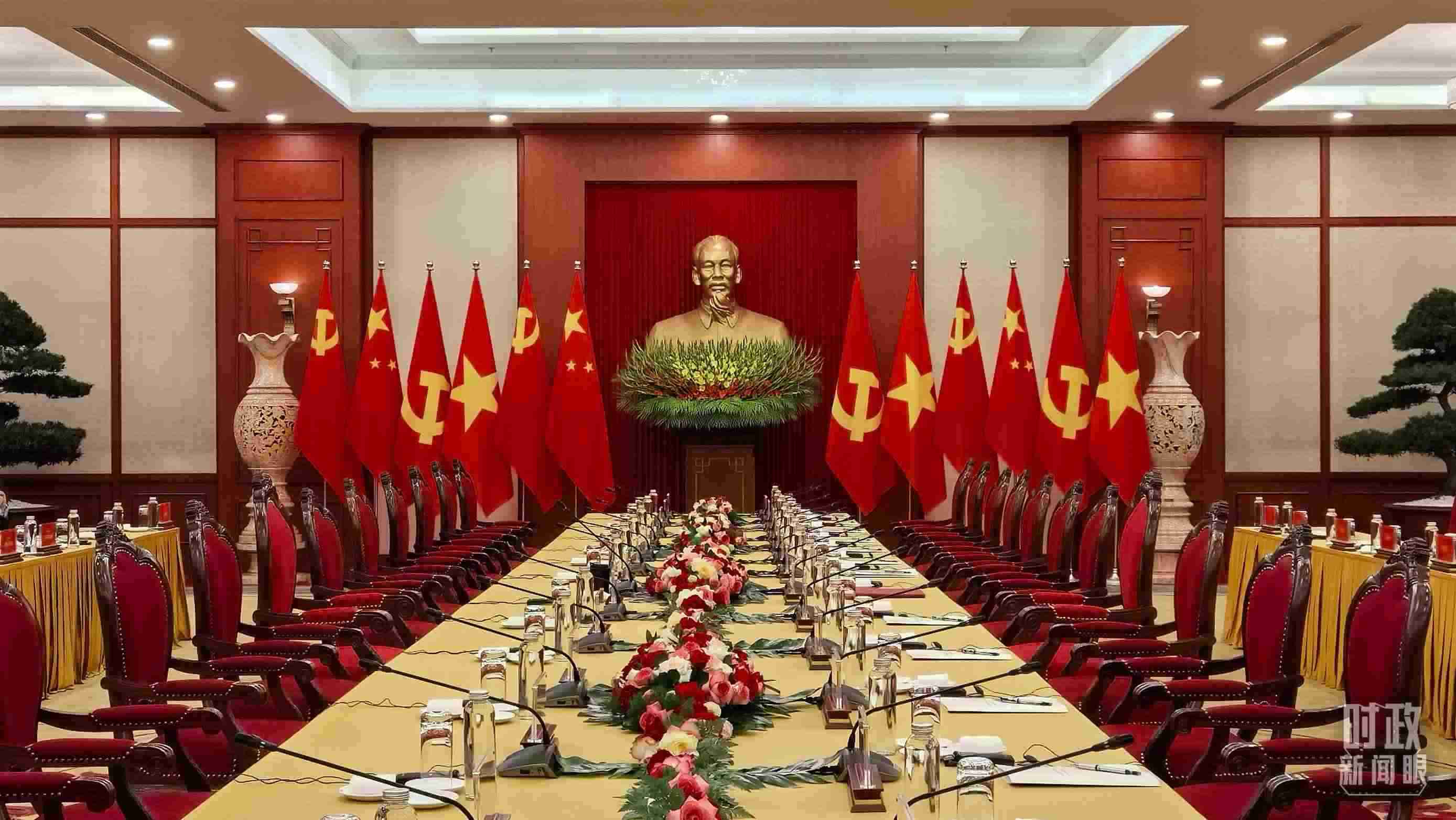 △當(dāng)?shù)貢r(shí)間12月12日下午，習(xí)近平在這里與阮富仲舉行會(huì)談，這是會(huì)談開始前的場景。（總臺央視記者邢彬拍攝）