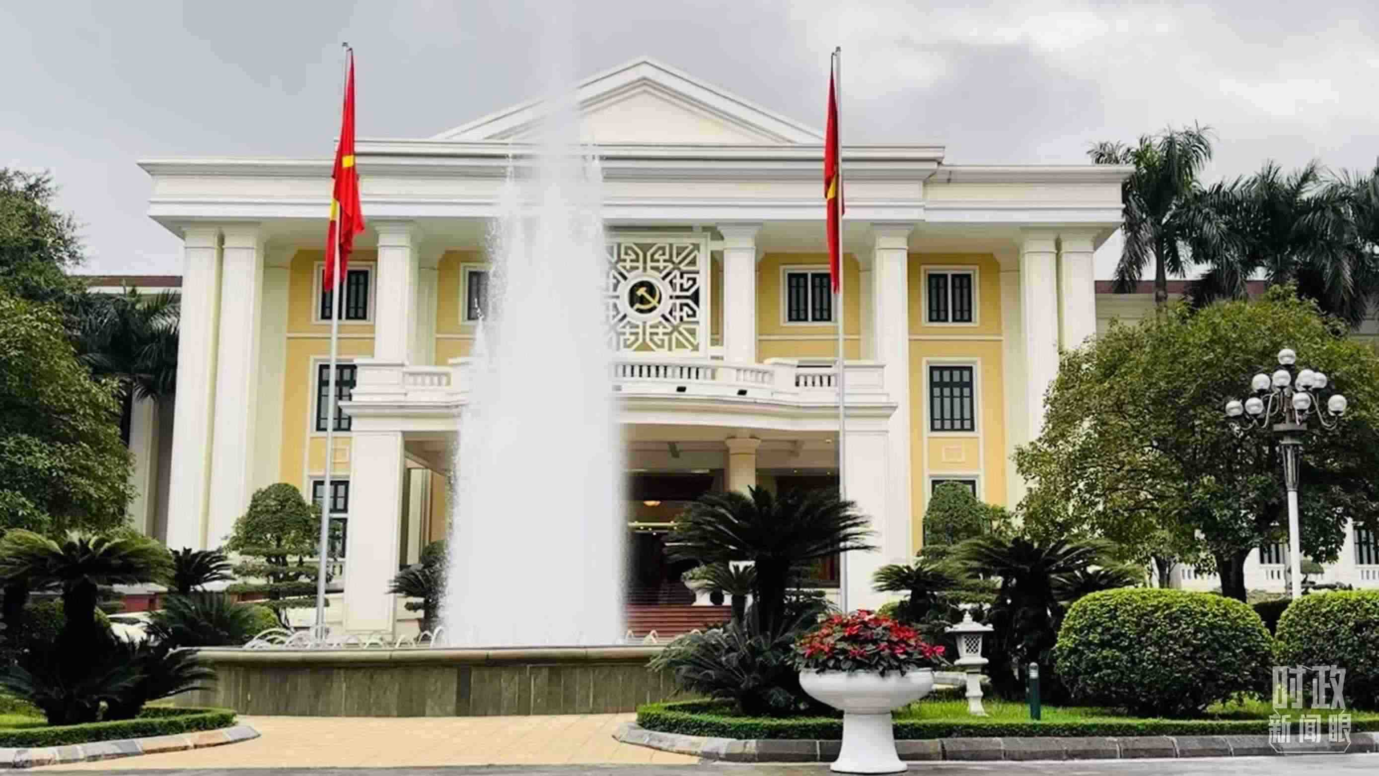 △越共中央駐地。當(dāng)?shù)貢r(shí)間12月12日下午，習(xí)近平在這里同阮富仲舉行會(huì)談。（總臺央視記者范一鳴拍攝）