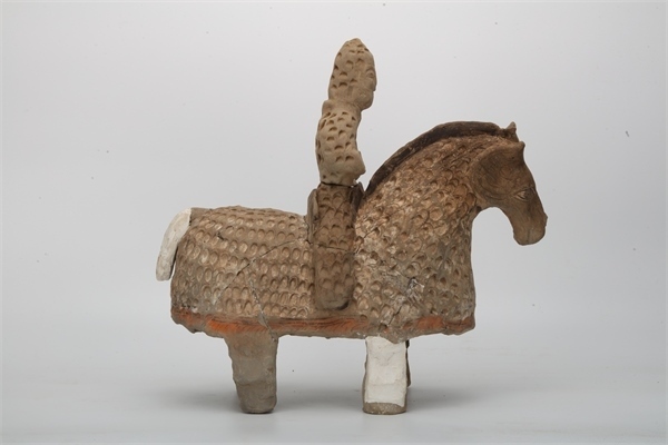 陶鎧甲騎馬俑。國(guó)家文物局供圖