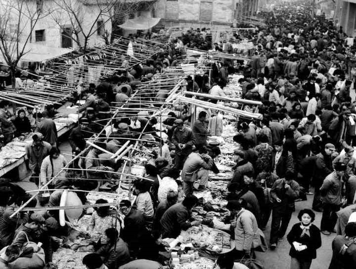 1982年，義烏湖清門馬路市場場景。拍友 金福根 攝