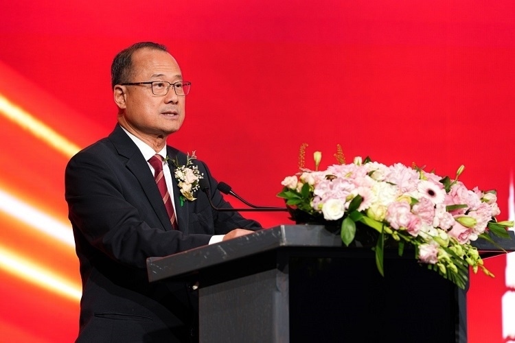 第十四屆全國政協(xié)常委、香港中華總商會(huì)會(huì)長蔡冠深致辭。阿聯(lián)酋中華工商總會(huì)供圖