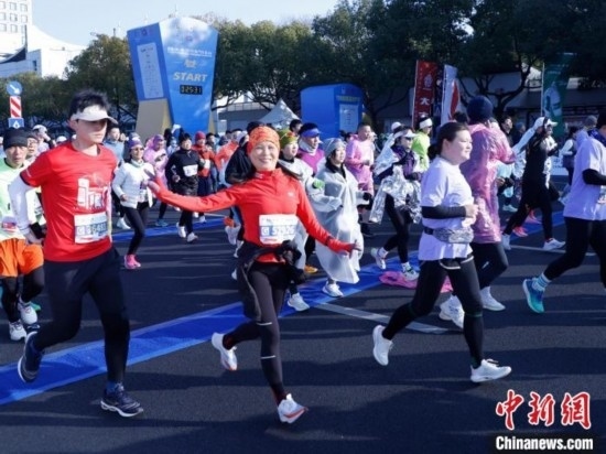 2023杭州馬拉松現(xiàn)場(chǎng)。肖健 攝