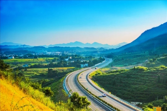 農(nóng)村公路讓老百姓出行變得更便捷。受訪方供圖