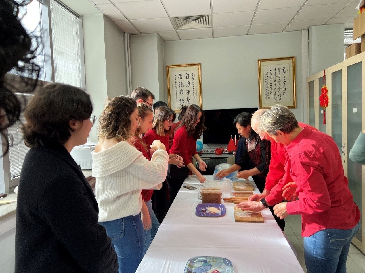 餃子工作坊現(xiàn)場(chǎng)。中東技術(shù)大學(xué)孔院供圖