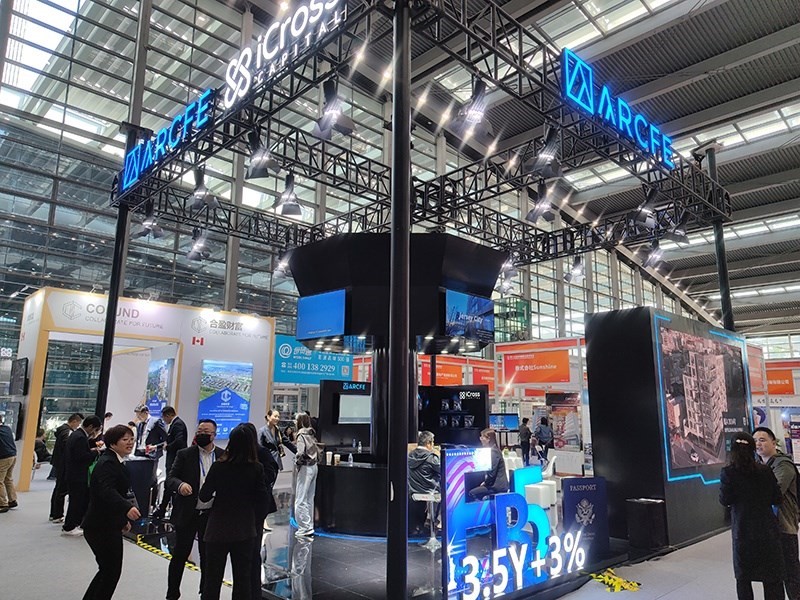 2023年12月16日，第十七屆深圳國際金融博覽會在深圳會展中心開幕，近300家金融機(jī)構(gòu)和企業(yè)攜手多款金融產(chǎn)品集中亮相。