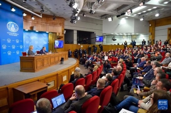 1月18日，在俄羅斯首都莫斯科，俄羅斯外長(zhǎng)拉夫羅夫回答記者提問(wèn)。新華社發(fā)（亞歷山大攝）