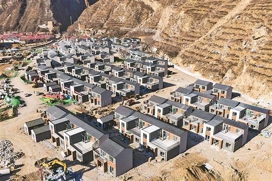 1月16日，門頭溝區(qū)齋堂鎮(zhèn)沿河口村，即將進(jìn)入內(nèi)部裝修環(huán)節(jié)的異地安置項(xiàng)目建設(shè)現(xiàn)場。