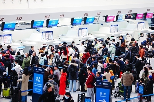 2024年春運(yùn)首日，大興機(jī)場預(yù)計(jì)保障進(jìn)出港旅客13.59萬人次。大興機(jī)場供圖