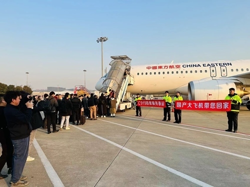 2024春運(yùn)第一天，東航4架C919大飛機(jī)全部投入商業(yè)運(yùn)營。東航供圖