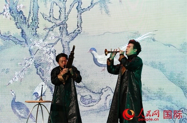嗩吶表演《百鳥朝鳳》。人民網(wǎng) 許可攝