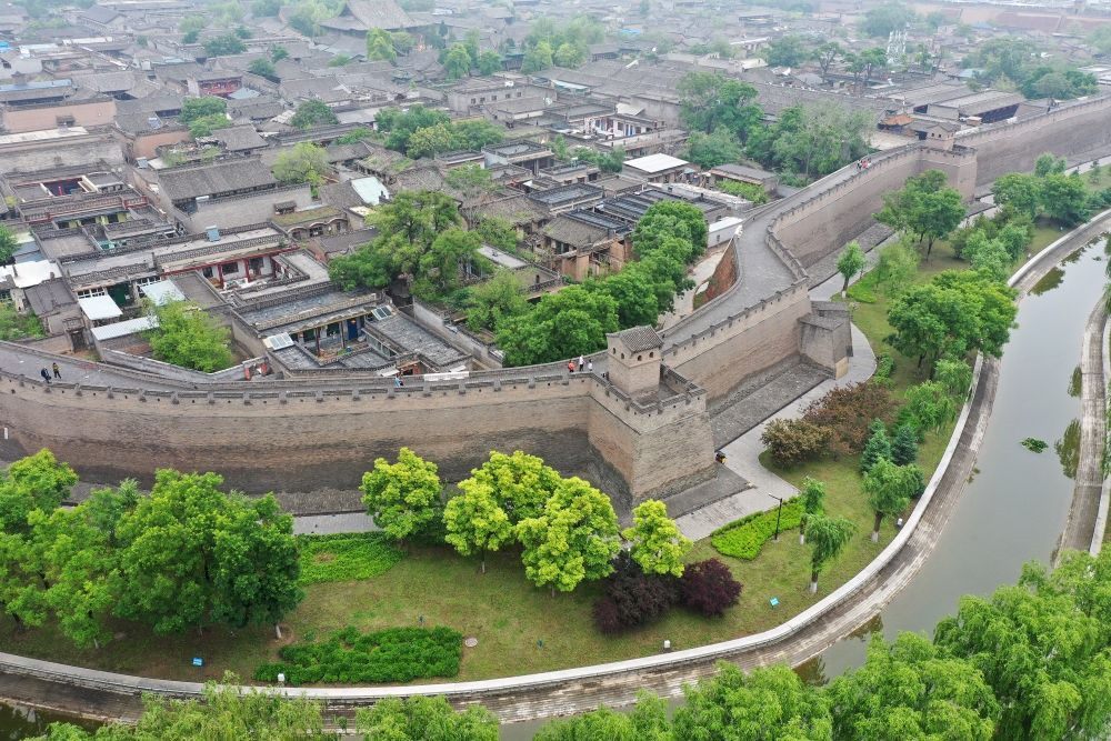 平遙古城一角（2023年5月30日攝，無人機(jī)照片）。新華社記者 詹彥 攝